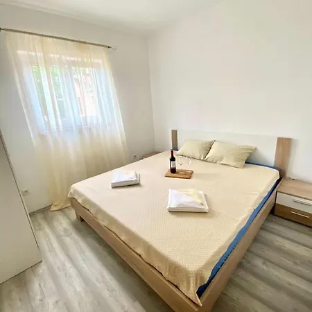 Zara Apartman *